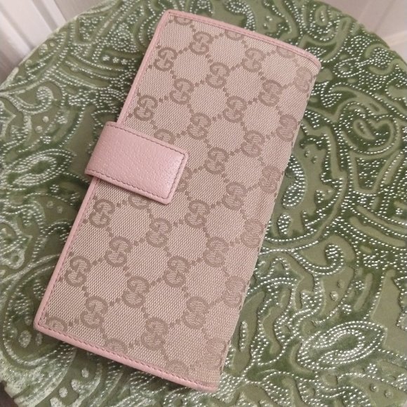 Gucci GG Logo Check & 7 Credit Wallet - Picture 4 of 16